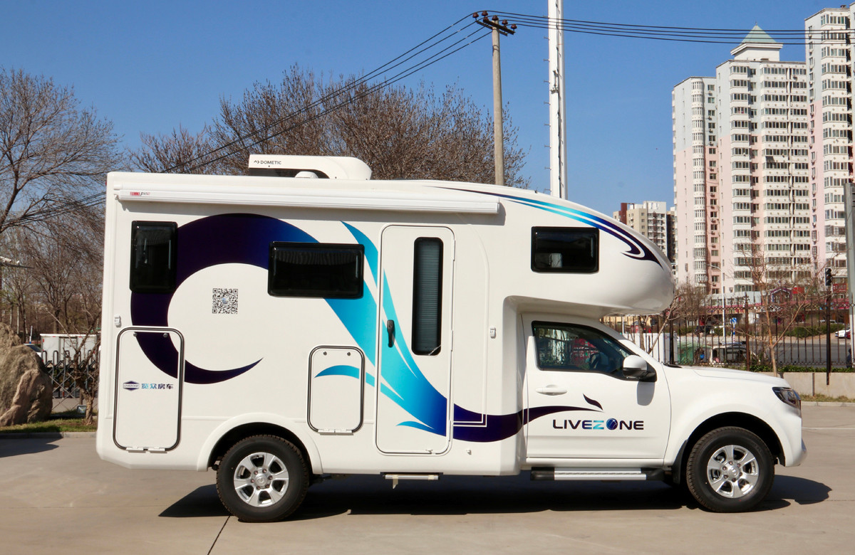 房車出行半年發(fā)現(xiàn)，還是四驅(qū)房車好