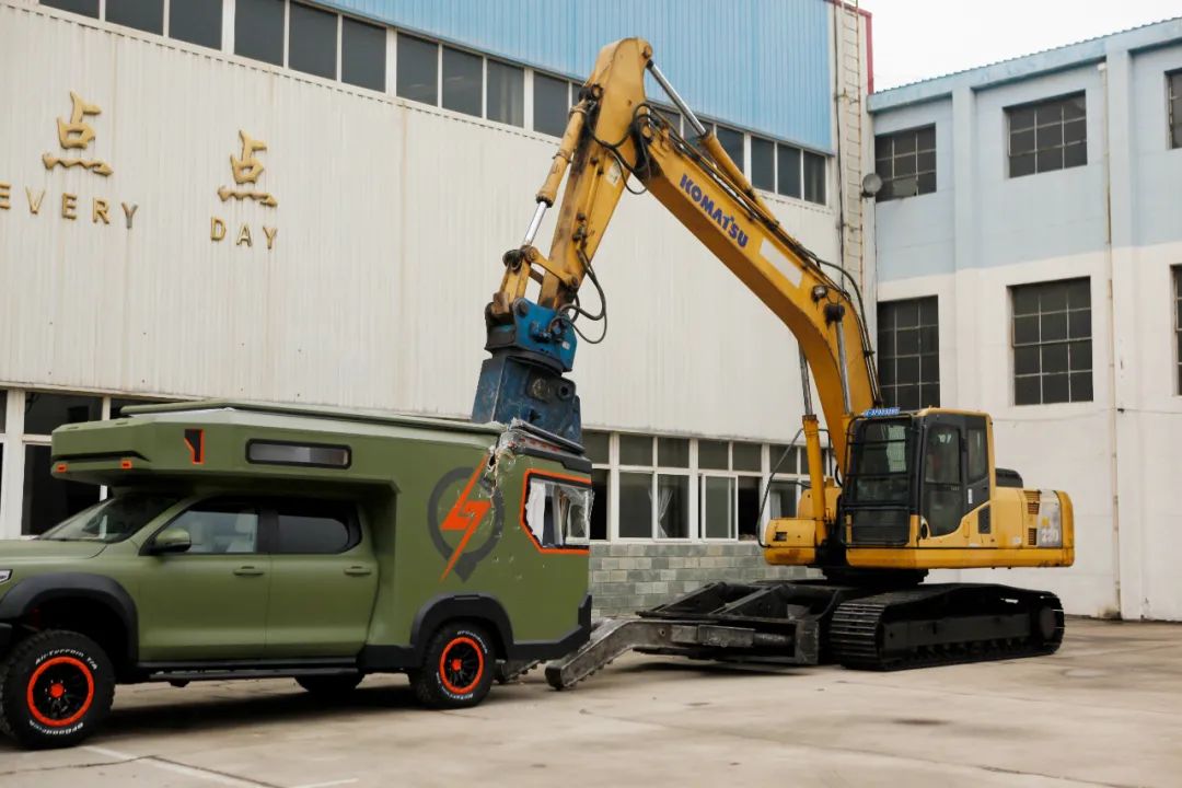 砸掉山海炮旅居車，覽眾房車究竟在搞什么？